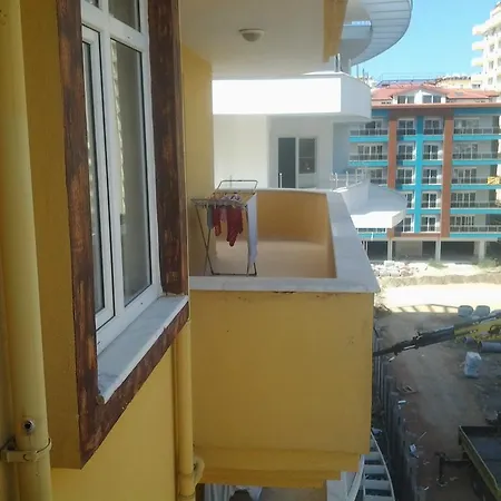 公寓 Mahmutlar Haus *